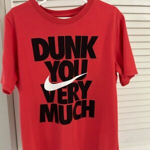 3 shirts Nike (Colors: Red, Grey and Green ) Short Sleeve Tee.